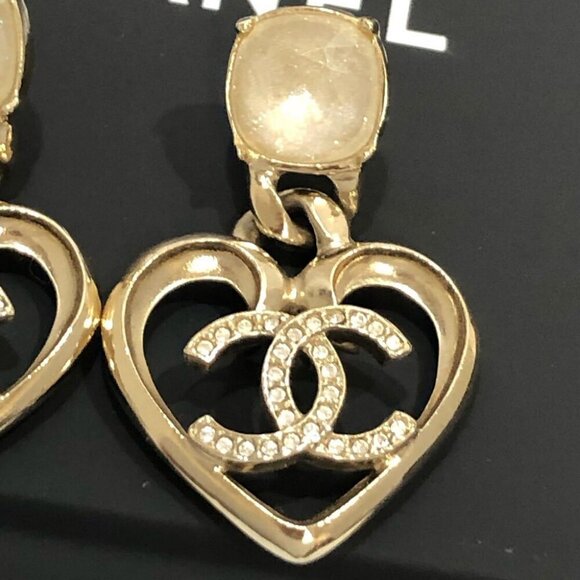 CHANEL CC Logos Rhinestone Heart Dangle Stud Earrings Gold Tone C23C Auth w/Box - Picture 6 of 8